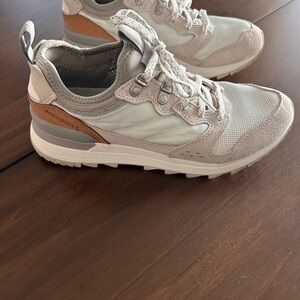 Merrell Beige and Gray Sneakers